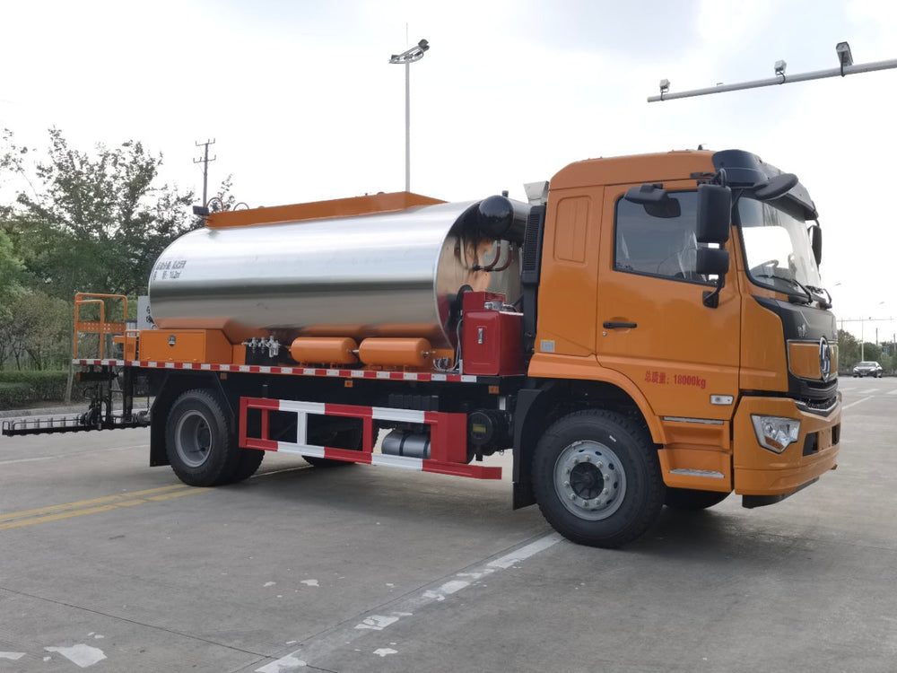 Продается гудронатор SHACMAN 10T