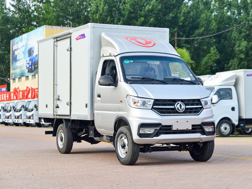 Dongfeng box truck - front three-quarter view