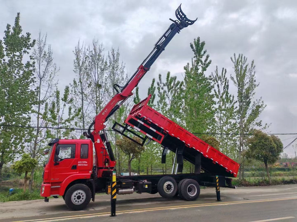 Бортовой автомобиль DongFeng с краном-манипулятором и грейфером продается