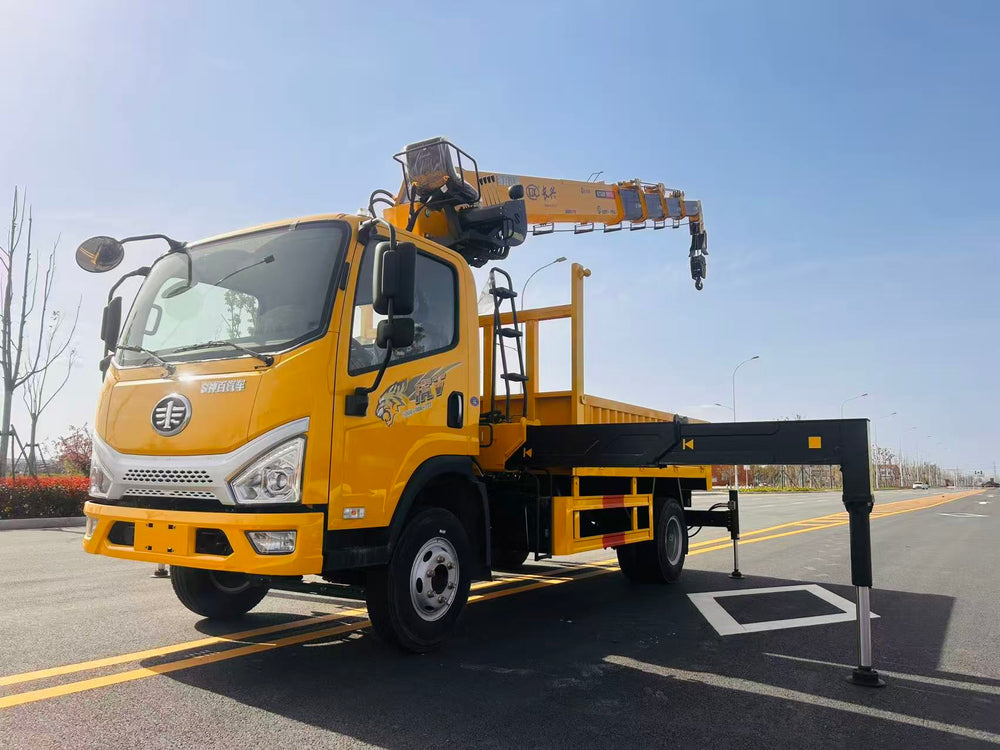 Продается автокран FAW 190 л.с. с телескопической стрелой