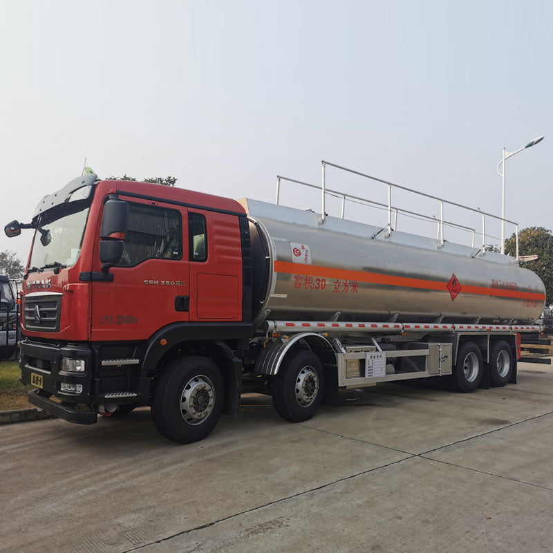 Продается автоцистерна для нефтепродуктов HOWO 8*4 30000 л