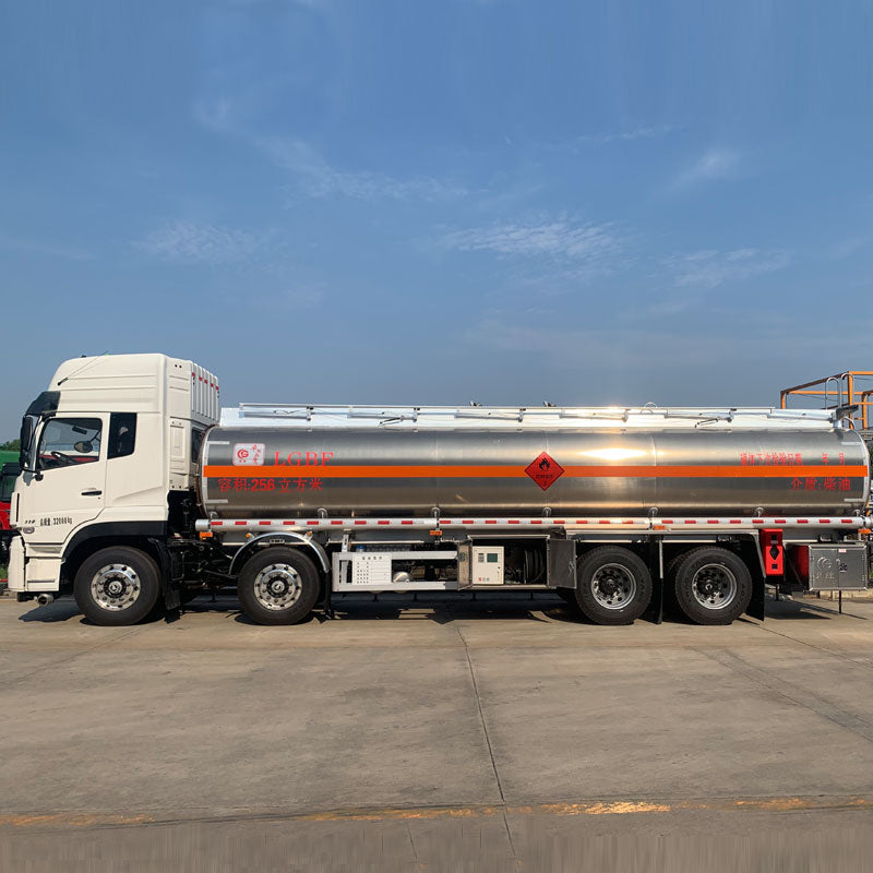 Продается автоцистерна для нефтепродуктов HOWO 8*4 30000 л