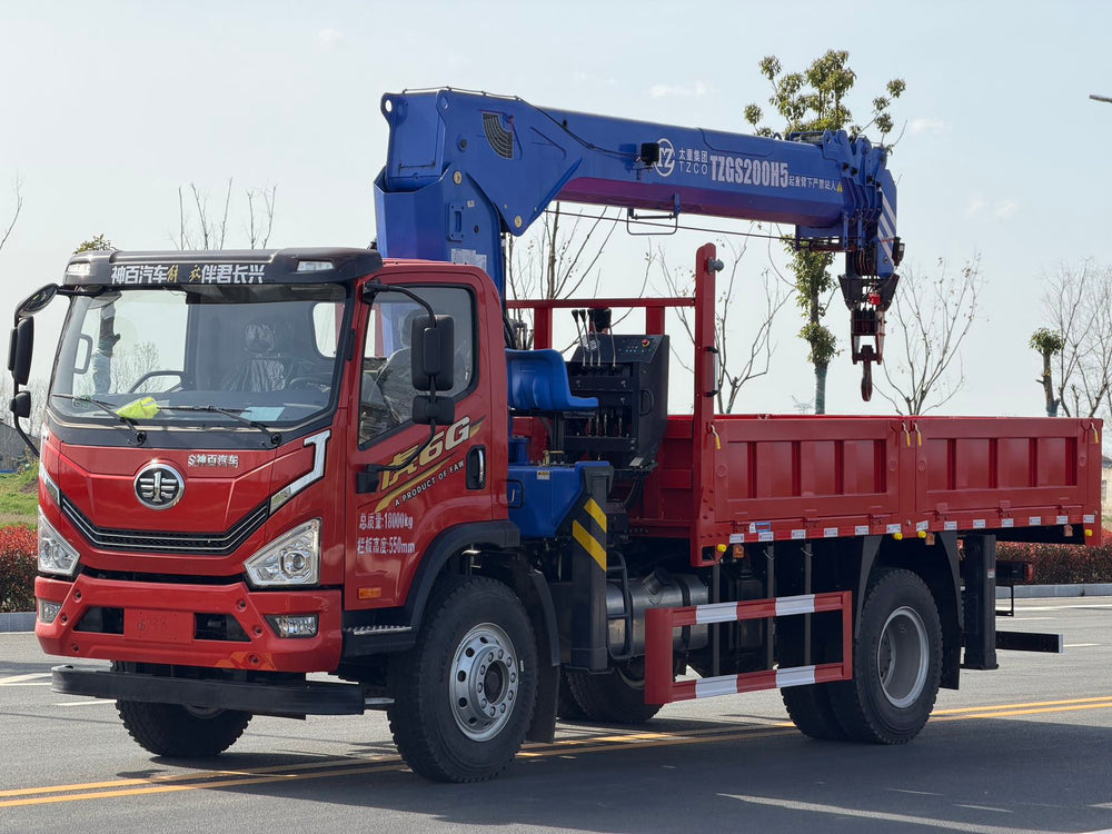 Продается кран-манипулятор FAW 220HP с телескопической стрелой, грузоподъемность 8-10 тонн.