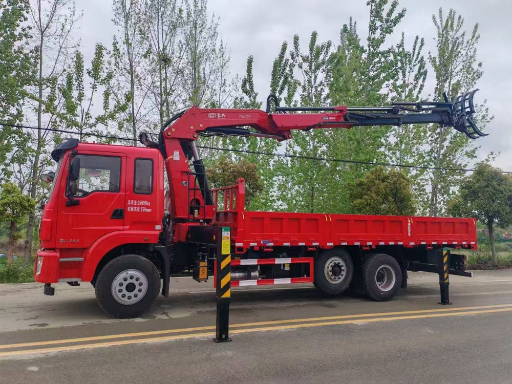 Бортовой автомобиль DongFeng с краном-манипулятором и грейфером продается