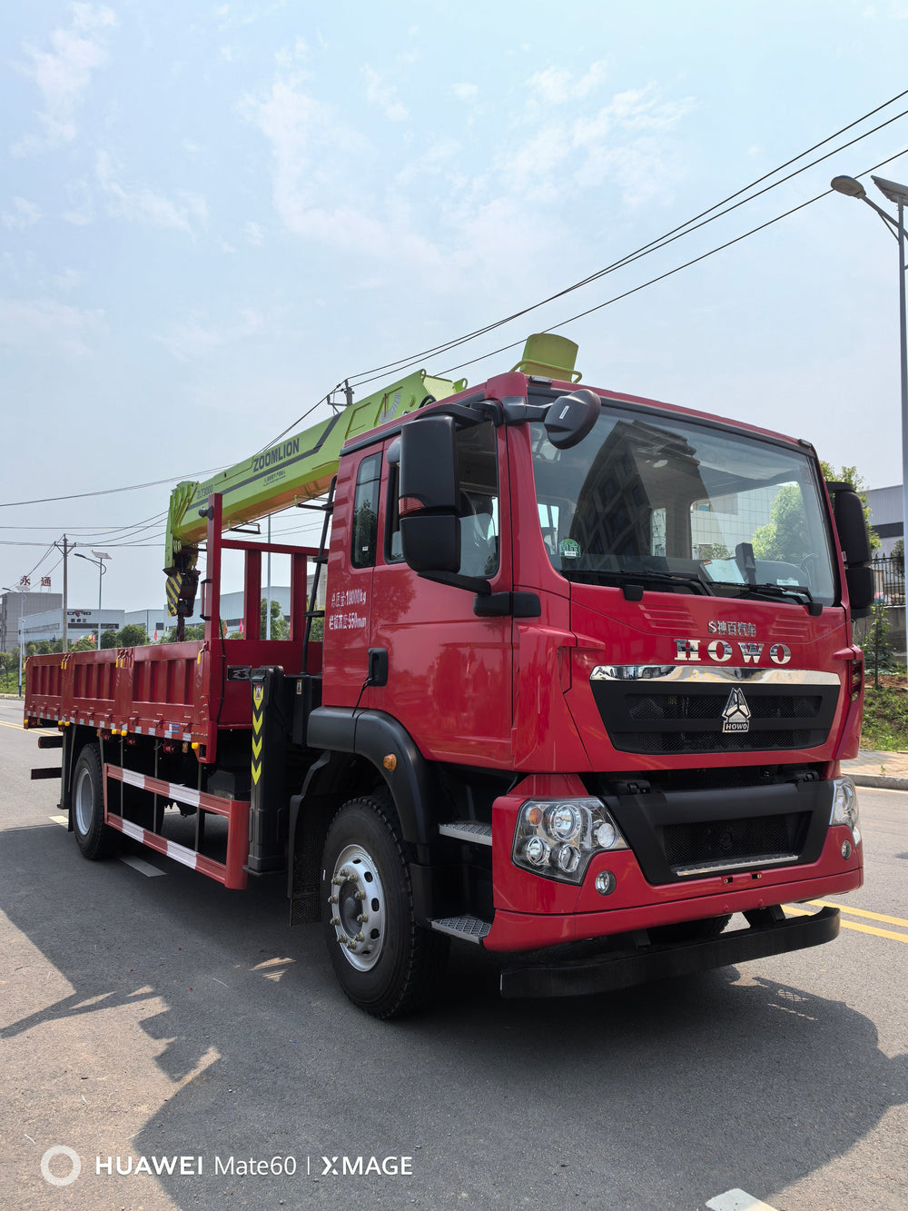 Продается автокран HOWO 4×2 ZOOMLION 8Т с телескопической стрелой