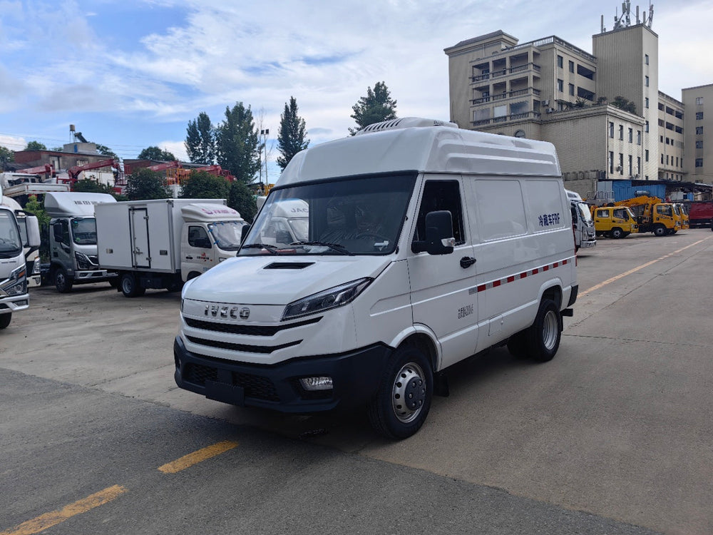 Продается рефрижераторный фургон IVECO с короткой колесной базой и высокой крышей (новая модель)