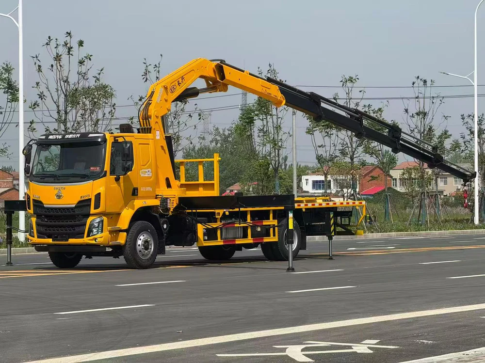 Dongfeng Liuzhou 16Т Changxing кран-манипулятор с телескопической стрелой