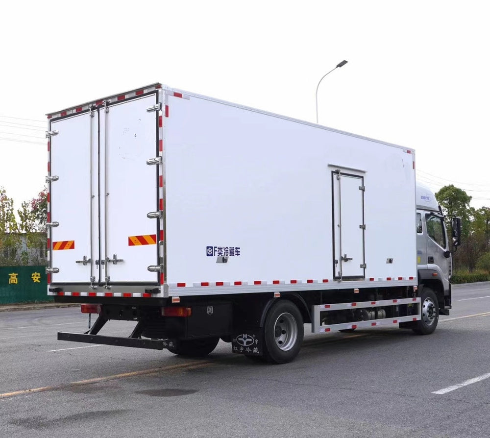 Рефрижератор FOTON 6.8м E6 300 л.с. в продаже