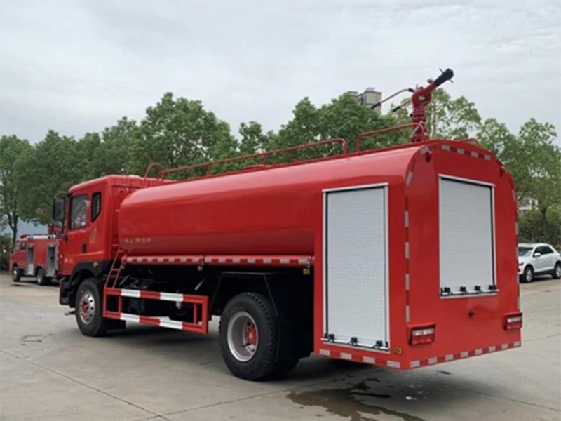 Пожарная автоцистерна Dongfeng D9 объемом 12 куб. м.