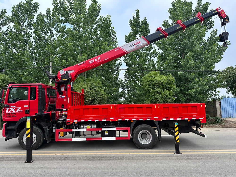 HOWO 4×2 8T Telescopic Boom Crane