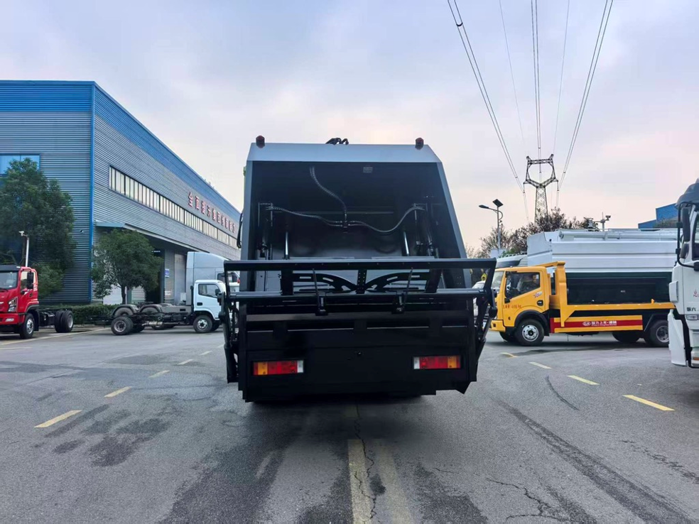 Мусоровоз-компактор DongFeng 6×4 22м³ продается