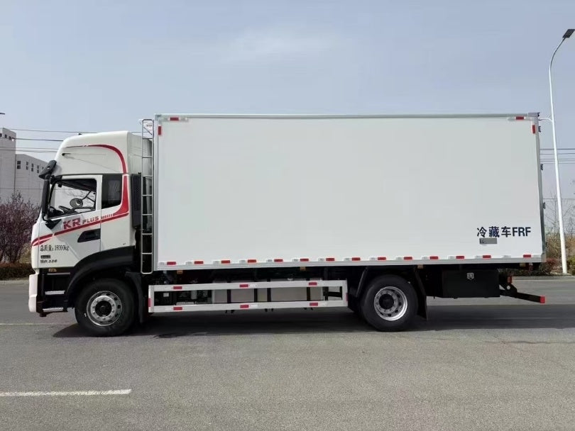 Продается рефрижератор DongFeng 330 л.с., 6.8 м.