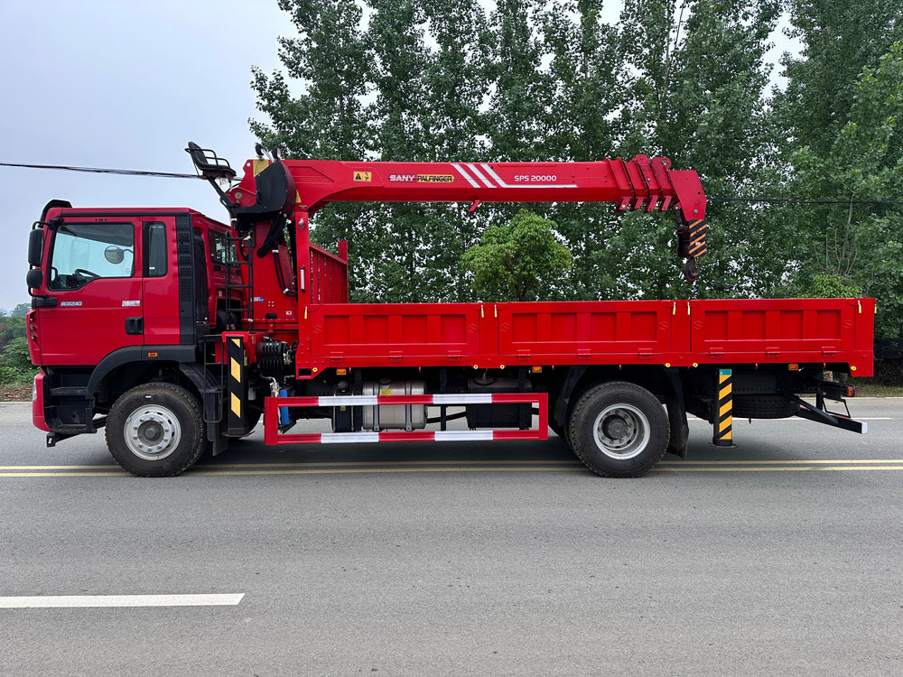 Продается кран-манипулятор HOWO Palfinger 8 тонн с 5-секционной телескопической стрелой