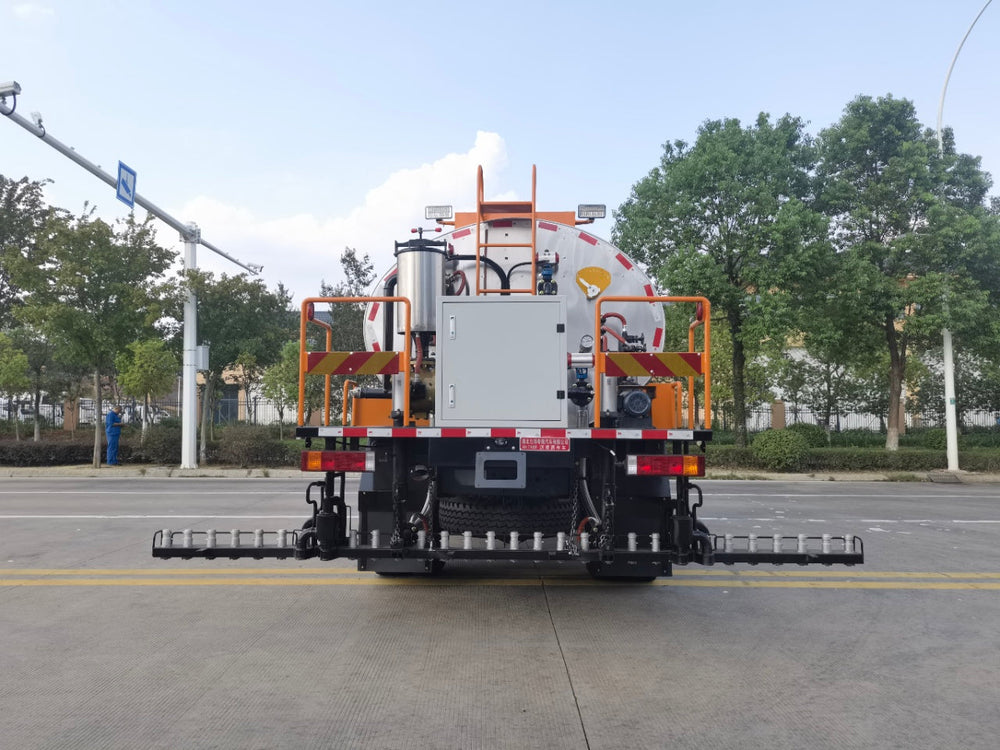 Продается гудронатор SHACMAN 10T