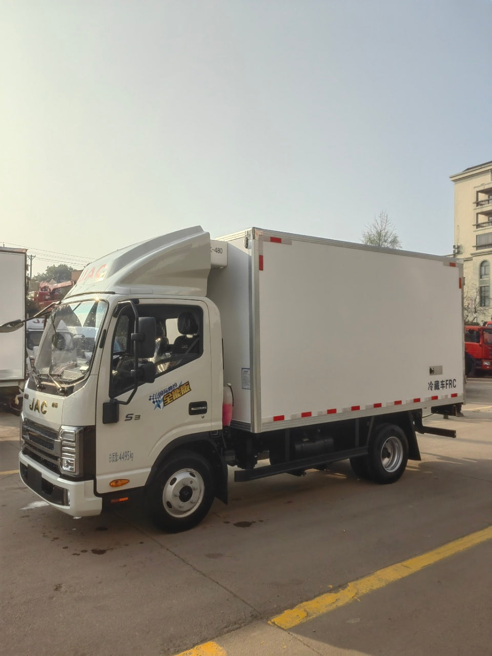 Рефрижератор JAC 3.7м на продажу