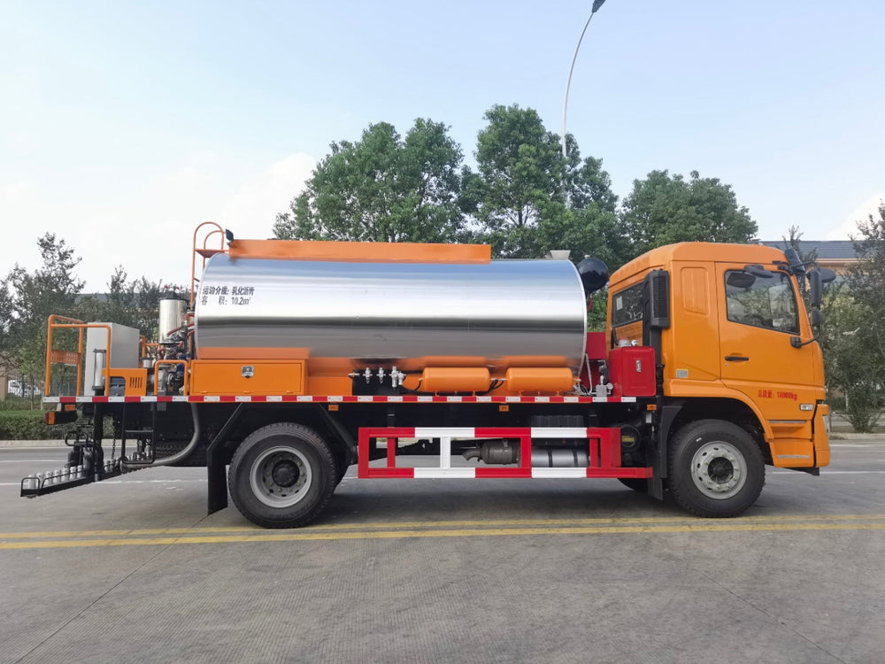 Продается гудронатор SHACMAN 10T