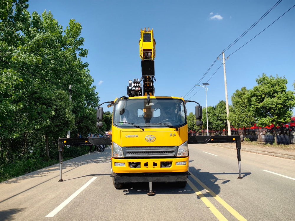 Эвакуатор FAW 6T с краном на продажу