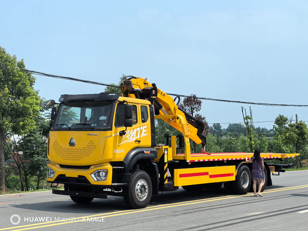 SINOTRUK HOWO 6×4 Интегрированный Эвакуатор со стреловым краном