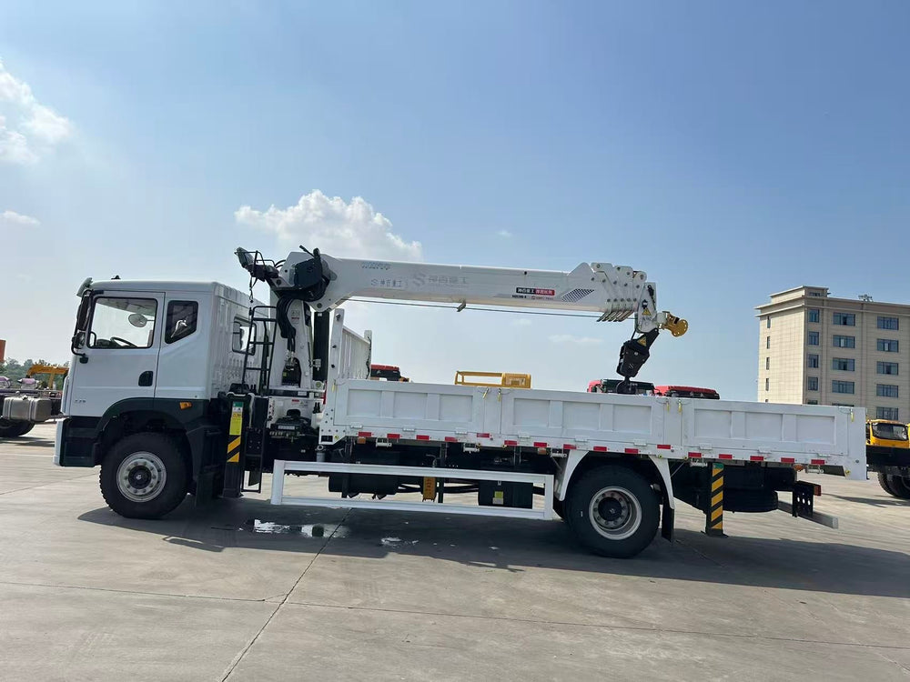 Продается кран-манипулятор DongFeng 4×2 8Т с телескопической стрелой